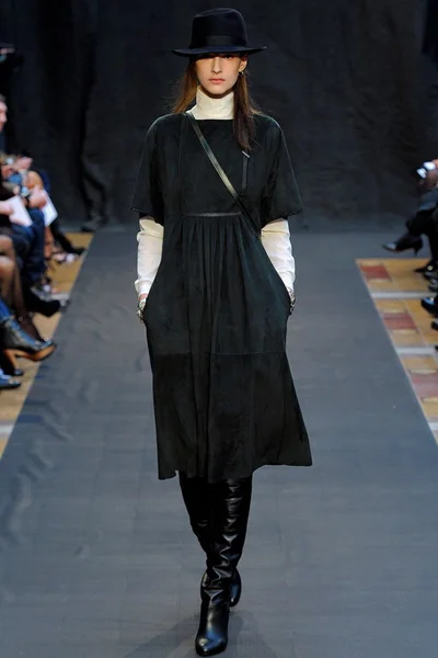 Look 14